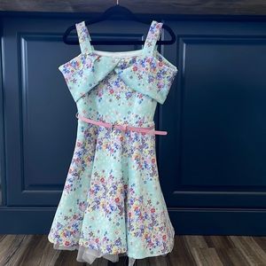 Like New! Girls dress size 8